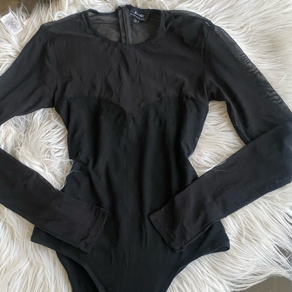 Sold ❌ Very cute Bardot Bodysuit - Picture 3 of 7